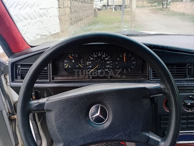 Mercedes 190 1986, 299,144 km - 2.0 l - Xudat