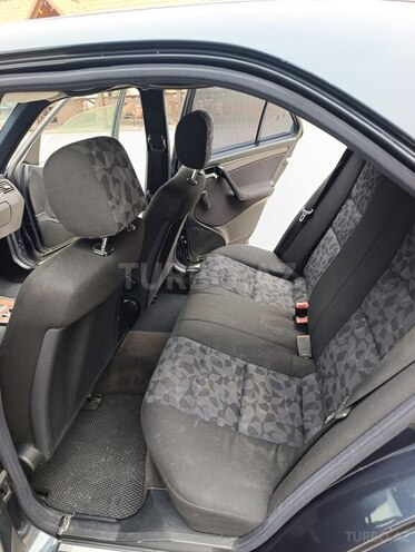Mercedes C 200 1998, 294,600 km - 2.0 l - Yevlax