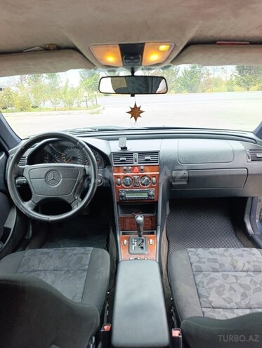 Mercedes C 200 1998, 294,600 km - 2.0 l - Yevlax