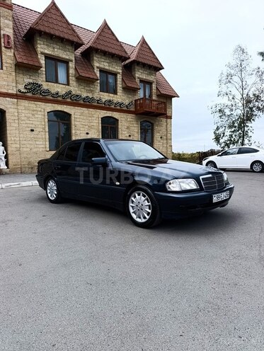Mercedes C 200 1998, 294,600 km - 2.0 l - Yevlax