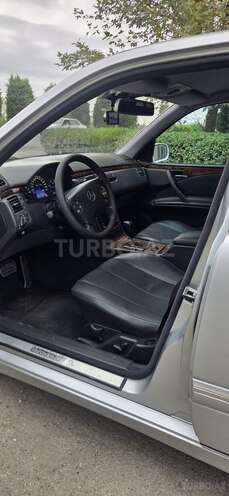 Mercedes E 270 2001, 280,825 km - 2.7 l - Bərdə