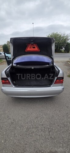 Mercedes E 270 2001, 280,825 km - 2.7 l - Bərdə