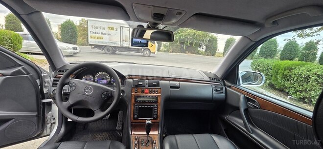 Mercedes E 270 2001, 280,825 km - 2.7 l - Bərdə