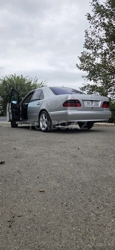 Mercedes E 270 2001, 280,825 km - 2.7 l - Bərdə