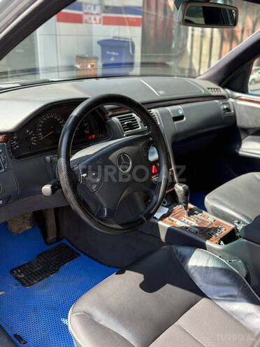 Mercedes E 270 2000, 623,000 km - 2.7 l - Bakı
