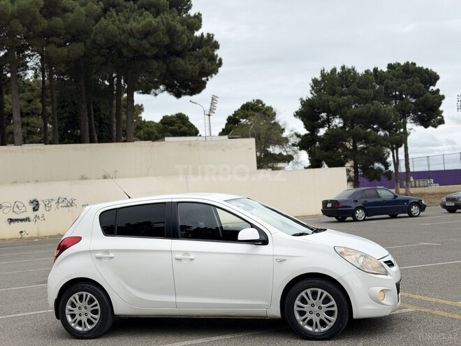 Hyundai i20 2011, 214,441 km - 1.4 л - Sumqayıt