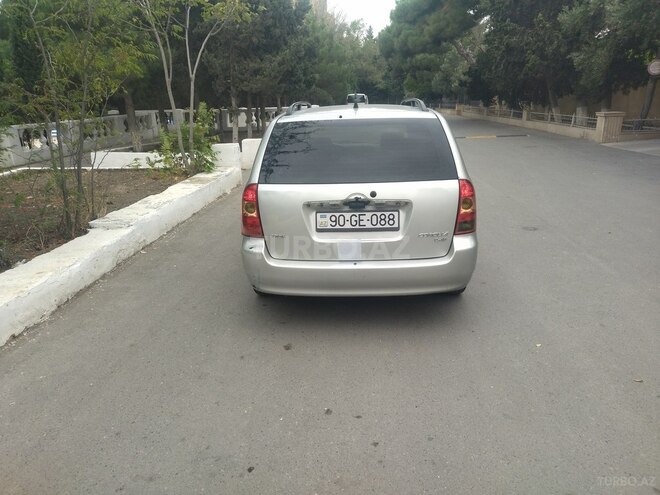 Toyota Corolla 2005, 295,549 km - 1.4 л - Bakı