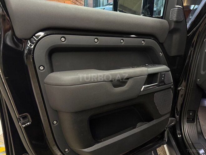 Land Rover Defender 2023, 60,000 km - 3.0 l - Bakı