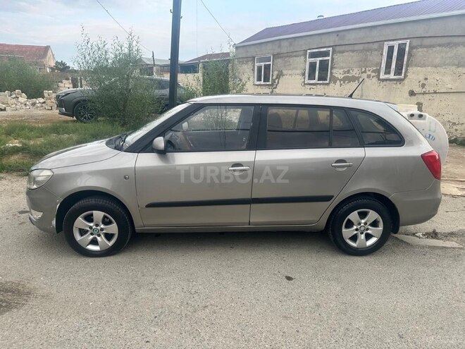 Skoda Fabia 2012, 300,000 km - 1.6 л - Bakı