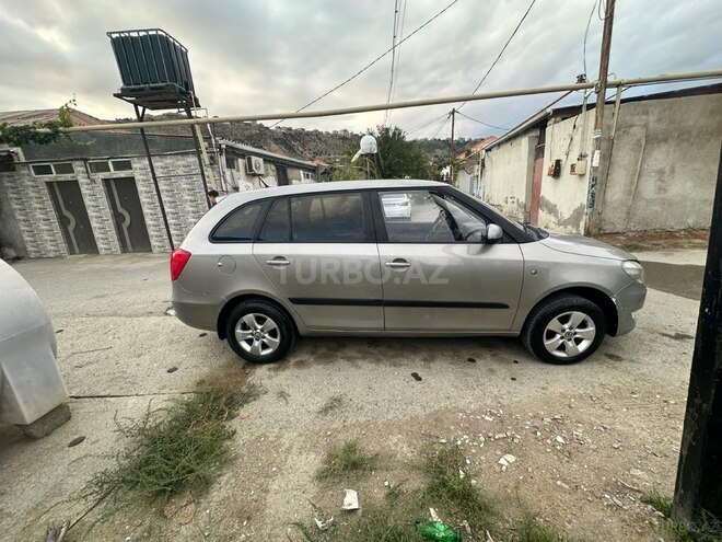 Skoda Fabia 2012, 300,000 km - 1.6 л - Bakı
