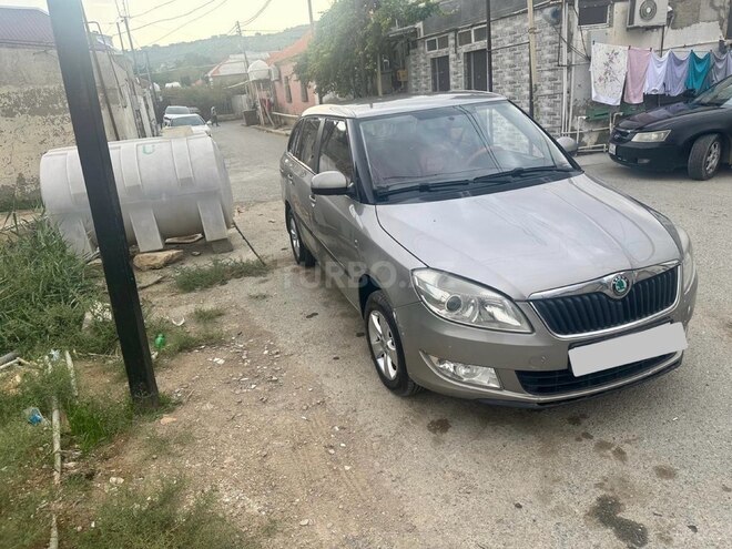 Skoda Fabia 2012, 300,000 km - 1.6 л - Bakı