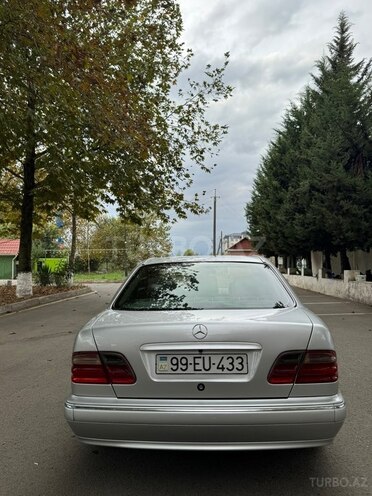 Mercedes E 200 2001, 298,000 km - 2.0 l - Masallı