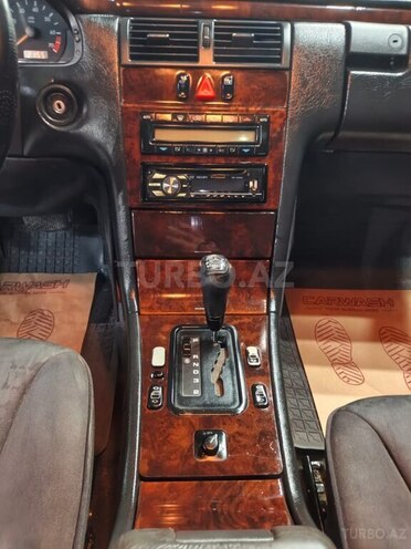 Mercedes E 230 1996, 250,000 km - 2.3 l - Bakı