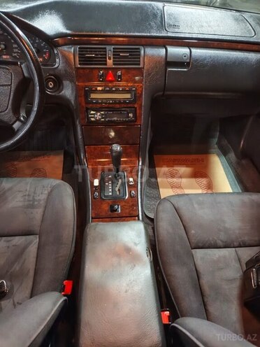 Mercedes E 230 1996, 250,000 km - 2.3 l - Bakı