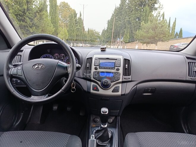 Hyundai i30 2010, 280,000 km - 1.4 л - Zaqatala