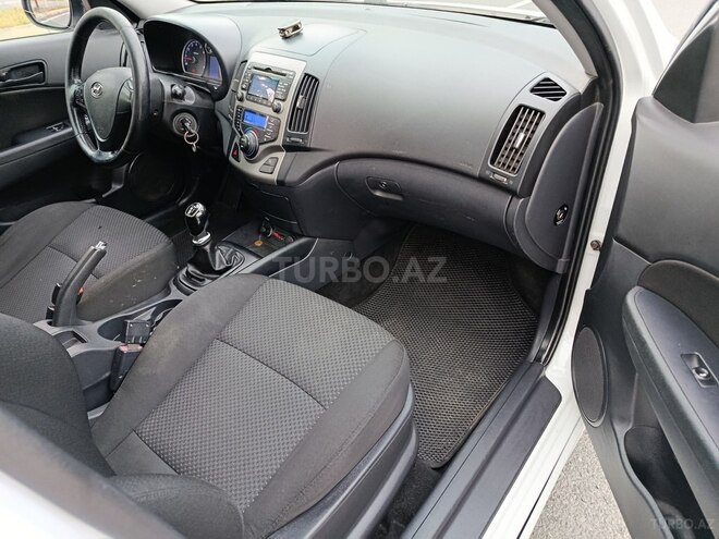 Hyundai i30 2010, 280,000 km - 1.4 л - Zaqatala