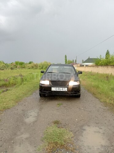 Volkswagen  2005, 236,456 km - 1.8 л - Bakı