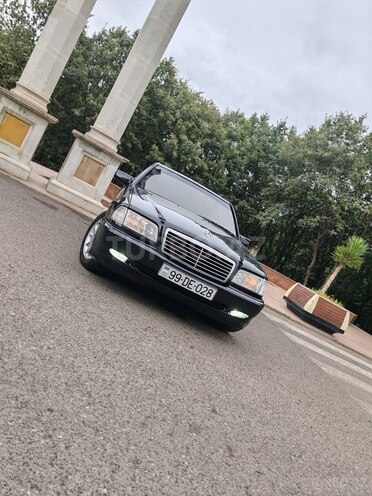 Mercedes C 180 2000, 303,000 km - 1.8 л - Tovuz