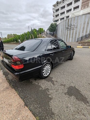 Mercedes C 180 2000, 303,000 km - 1.8 л - Tovuz