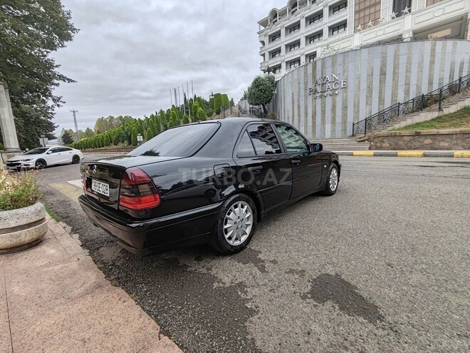 Mercedes C 180 2000, 303,000 km - 1.8 л - Tovuz