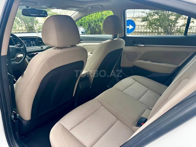 Hyundai Elantra 2018, 223,313 km - 2.0 l - Bakı