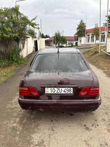Mercedes E 230 1995, 485,000 km - 2.3 l - Qazax