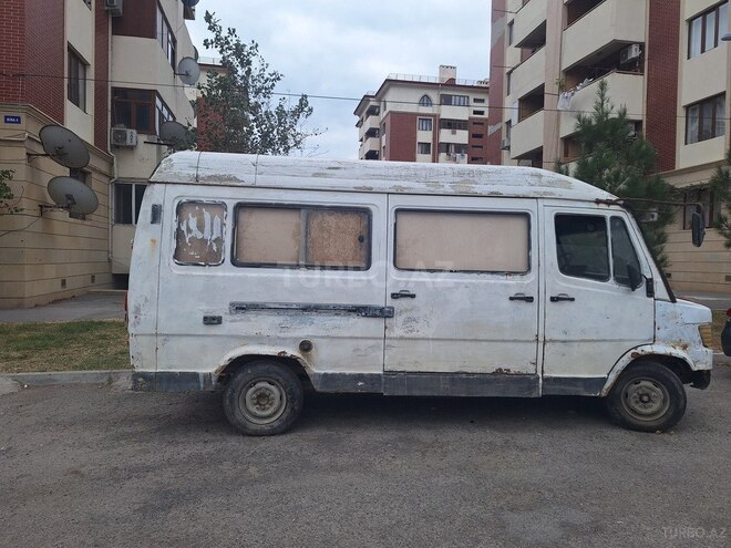 Mercedes 208 D 1991, 425,000 km - 2.3 л - Bərdə