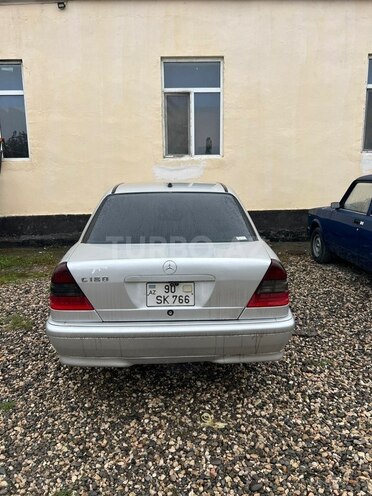 Mercedes C 230 2000, 337,658 km - 2.3 l - Qusar