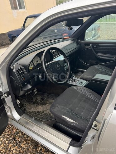 Mercedes C 230 2000, 337,658 km - 2.3 l - Qusar