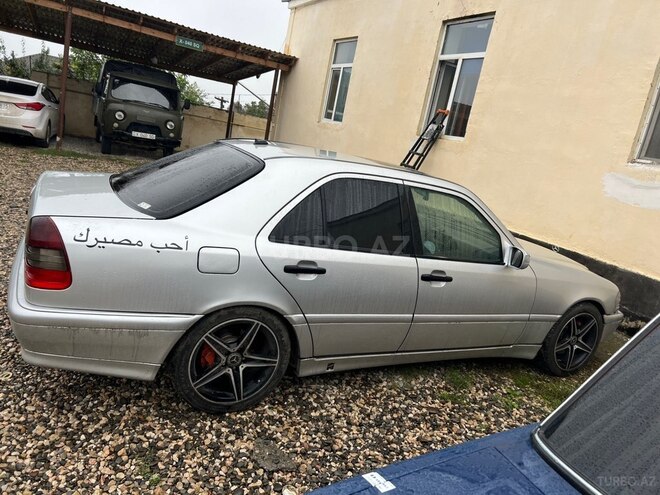 Mercedes C 230 2000, 337,658 km - 2.3 l - Qusar