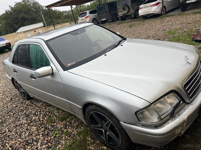 Mercedes C 230 2000, 337,658 km - 2.3 l - Qusar