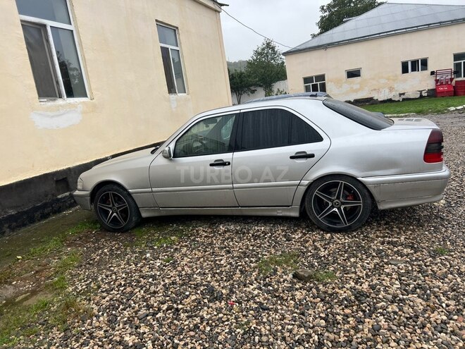 Mercedes C 230 2000, 337,658 km - 2.3 l - Qusar