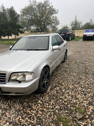 Mercedes C 230 2000, 337,658 km - 2.3 l - Qusar
