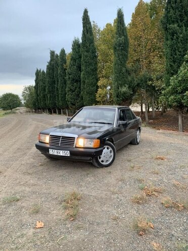 Mercedes 190 1991, 224,650 km - 2.0 l - Samux