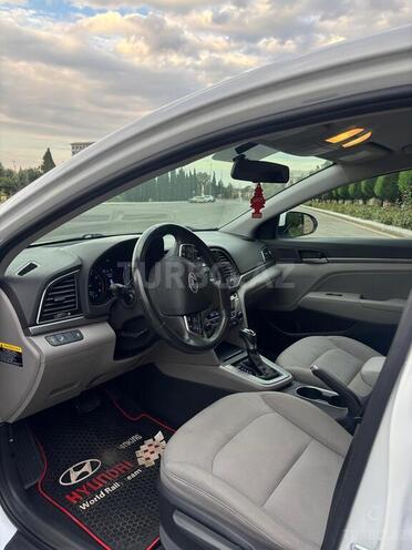 Hyundai Elantra 2016, 130,000 km - 2.0 l - Gəncə