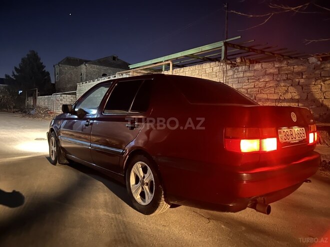 Volkswagen Vento 1994, 207,586 km - 1.9 л - Bakı