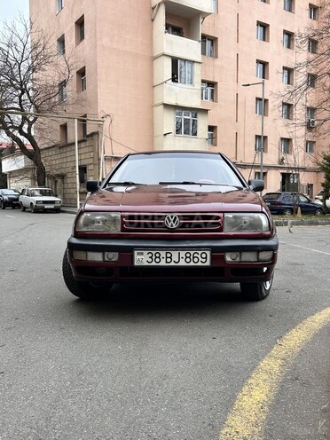 Volkswagen Vento 1994, 207,586 km - 1.9 л - Bakı