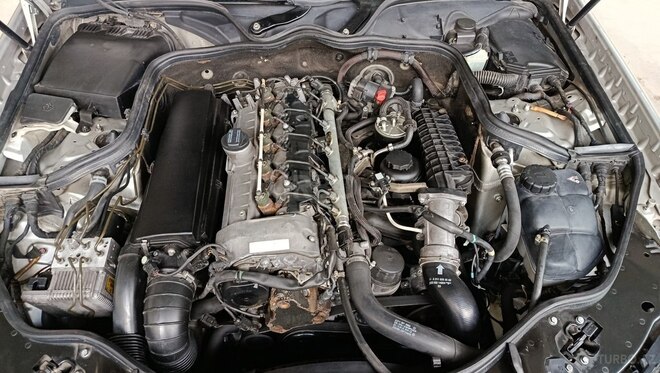 Mercedes E 270 2003, 323,000 km - 2.7 l - İmişli