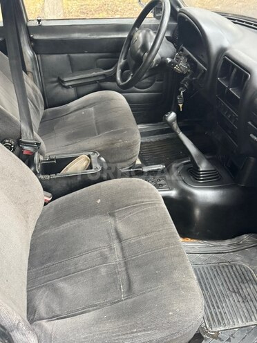 GAZ 3110 1998, 382,000 km - 2.5 л - Qazax