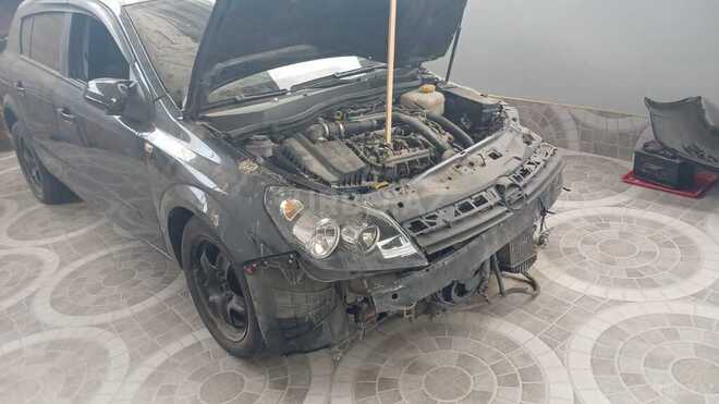 Opel Astra 2006, 320,000 km - 1.3 l - Yevlax