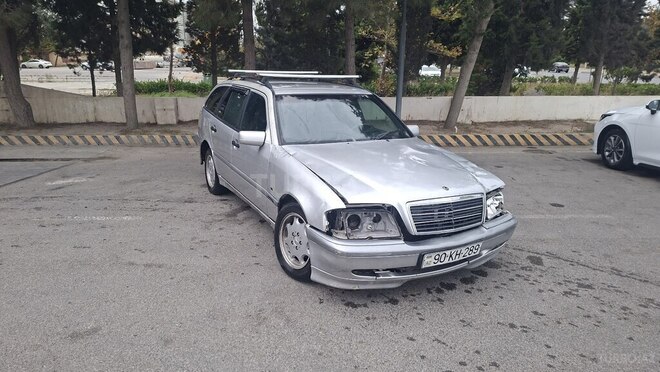 Mercedes C 200 2000, 45,000 km - 2.2 l - Bakı
