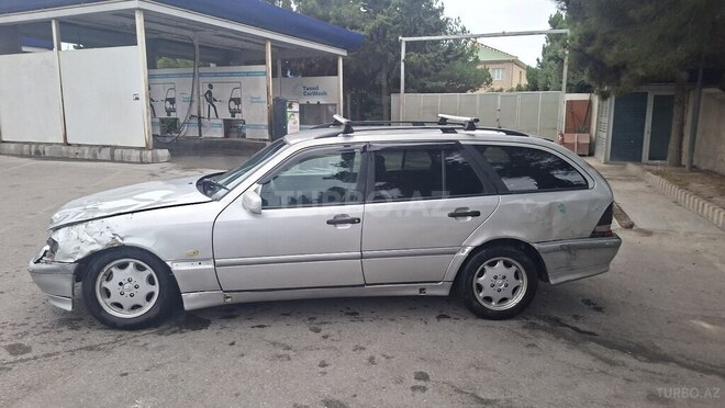 Mercedes C 200 2000, 45,000 km - 2.2 l - Bakı