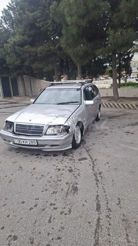 Mercedes C 200 2000, 45,000 km - 2.2 l - Bakı
