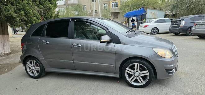 Mercedes B 170 2011, 135,000 km - 1.7 l - Sumqayıt