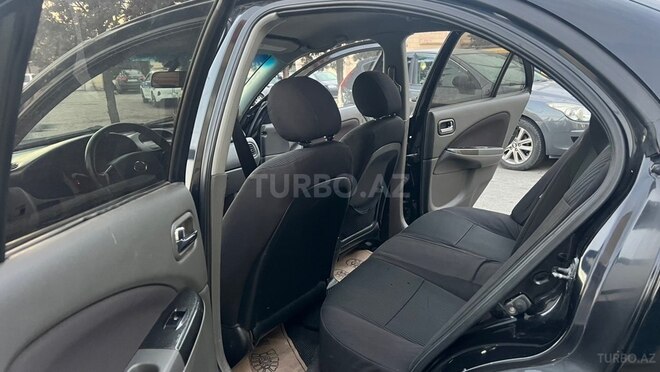 Nissan Sunny 2011, 285,000 km - 1.6 л - Sumqayıt