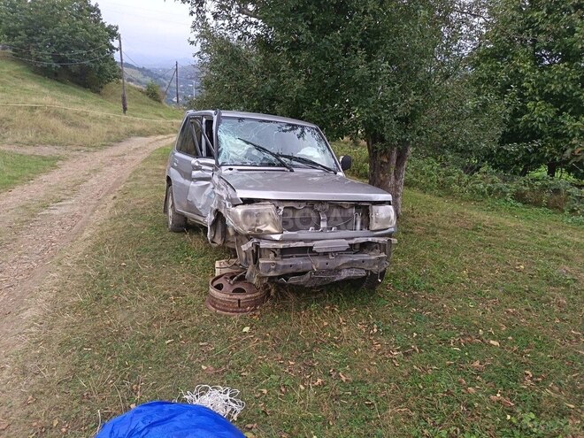 Mitsubishi Pajero io 1999, 380,000 km - 1.8 l - Bakı