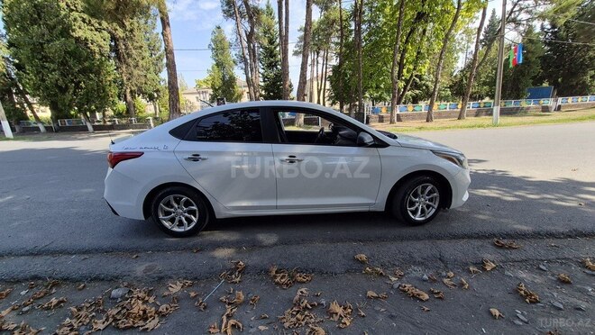 Hyundai Accent 2019, 180,000 km - 1.6 л - Bakı