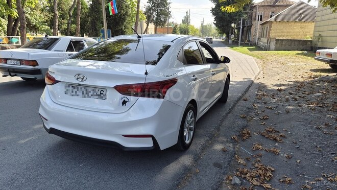 Hyundai Accent 2019, 180,000 km - 1.6 л - Bakı
