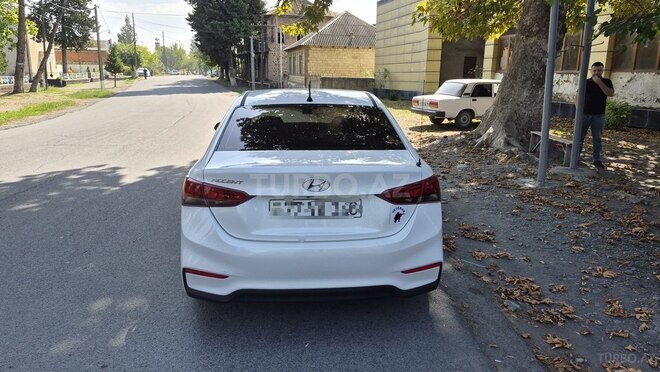 Hyundai Accent 2019, 180,000 km - 1.6 л - Bakı