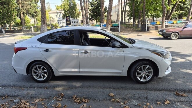 Hyundai Accent 2019, 180,000 km - 1.6 л - Bakı